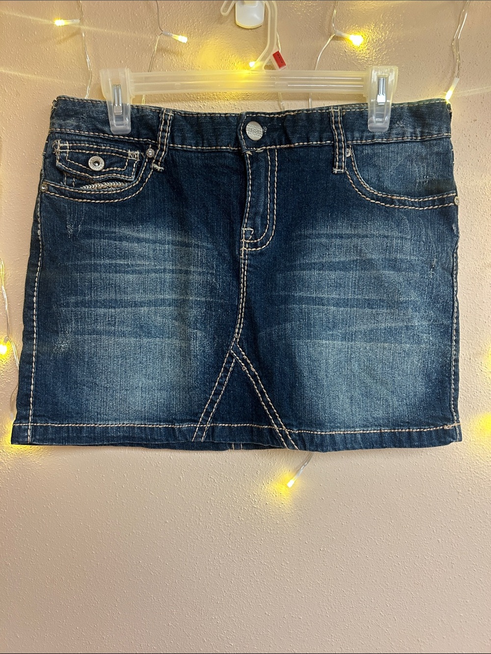 Maurices Dark Blue Denim Mini Skirt with Contrast Stitching size 9/10